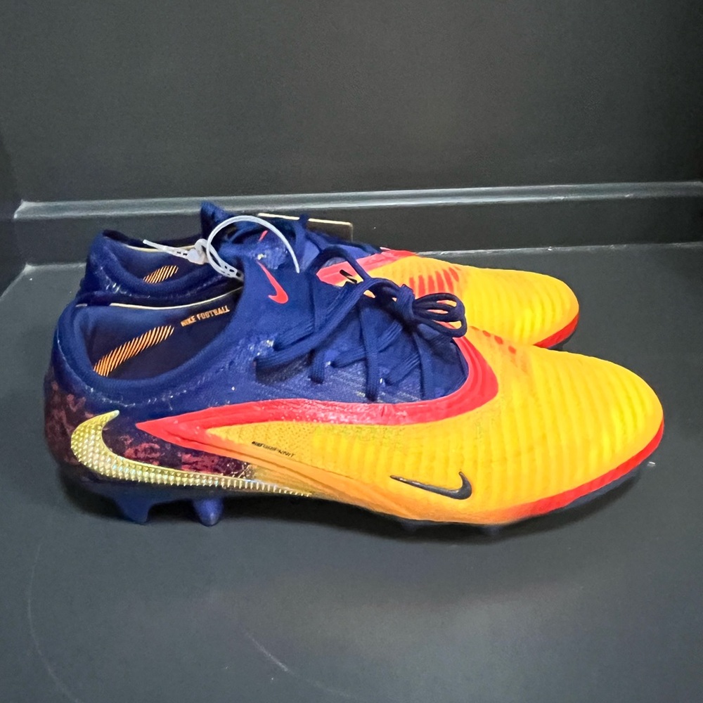 Nike Phantom 6 Low Elite Erling Haaland
Firm-Ground Soccer Cleats Sz Mn9.5/Wm 11